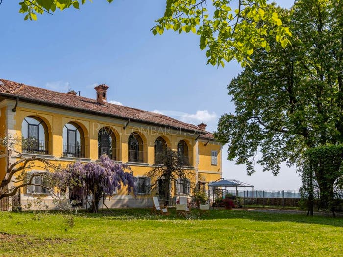 Casa con 6 locali in vendita in Via Marchesi Borsarelli, Settime