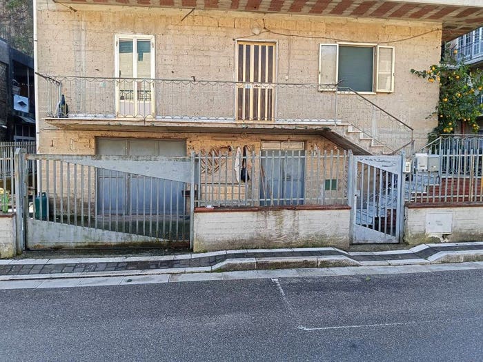 Appartamento con 5 locali in vendita in Via Ponte San Nicola, Moiano