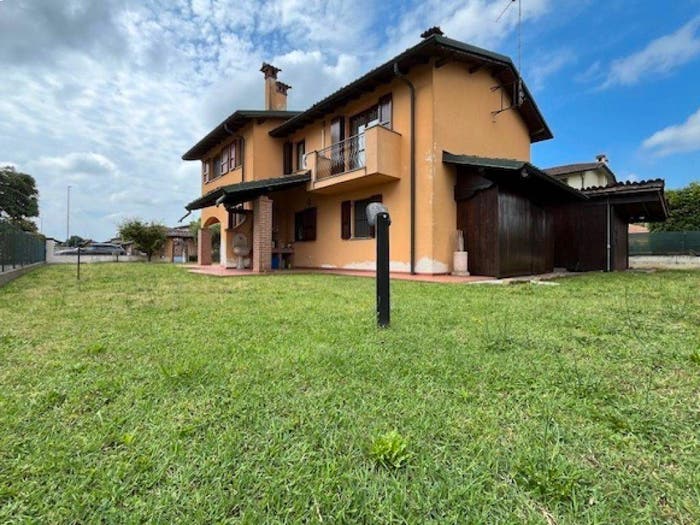 Casa trilocale in vendita in Orio Litta