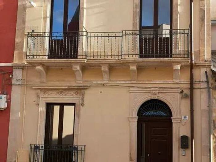 Casa quadrilocale in vendita in Via Palestro, Centro, Avola