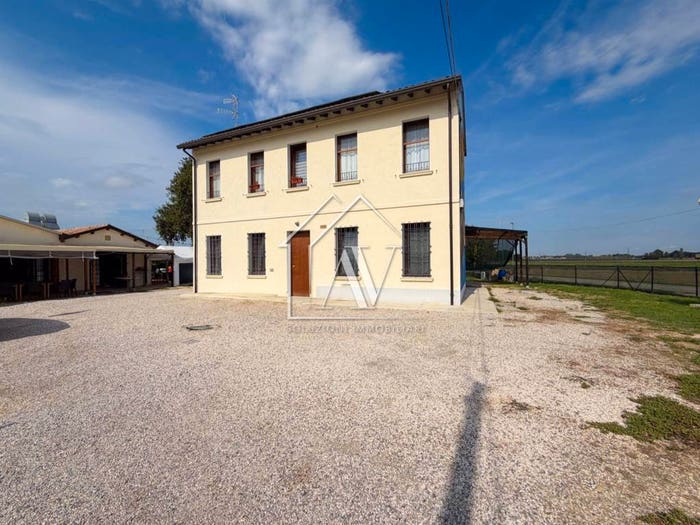 Casa con 6 locali in vendita in Via Galassa, San Michele, Ravenna