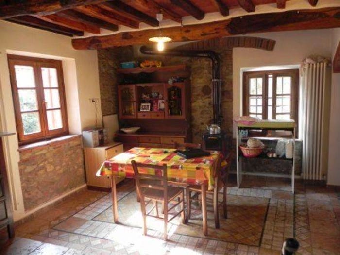 Casa con 6 locali in vendita in Camaiore Paese, Camaiore