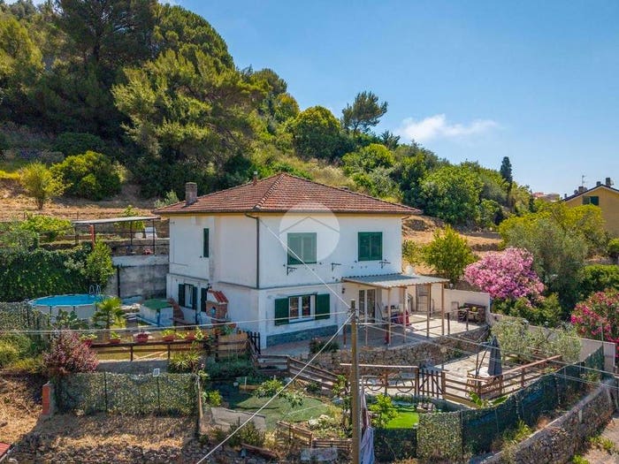 Casa trilocale in vendita in Via giuseppe airenti, Porto Maurizio, Imperia