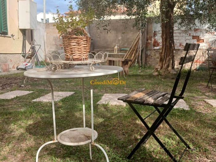 Appartamento quadrilocale in vendita in Via Victor Ezio Marzocchini, Sorgenti, Livorno
