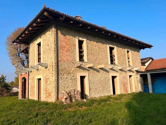 Casa con 6 locali in vendita in Lequio Berria