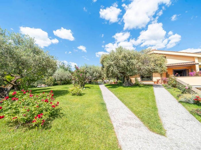 Casa con 6 locali in vendita in Via Macchia dello Sterparo, Frascati
