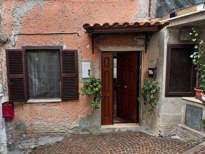Appartamento quadrilocale in vendita in Roiate
