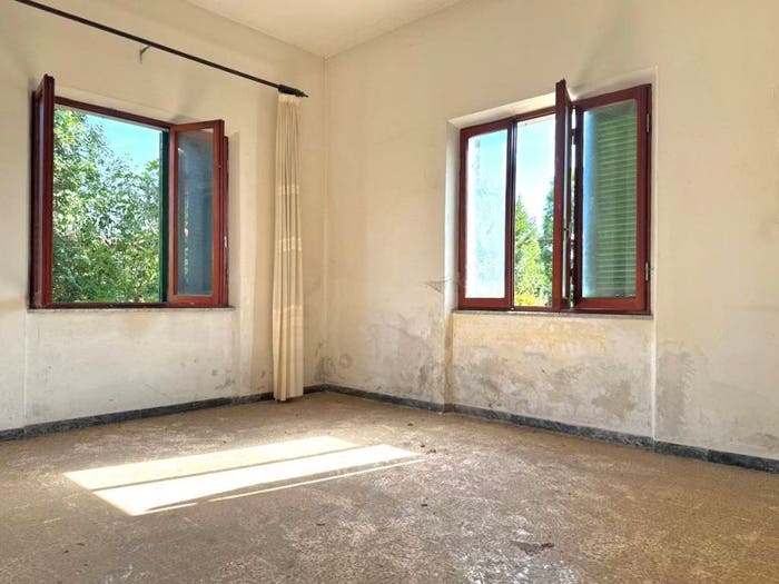 Casa con 6 locali in vendita in Via Caldera, Castagnola, Massa