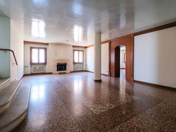 Appartamento quadrilocale in vendita in Via Giuseppe Garibaldi, Centro, Dueville