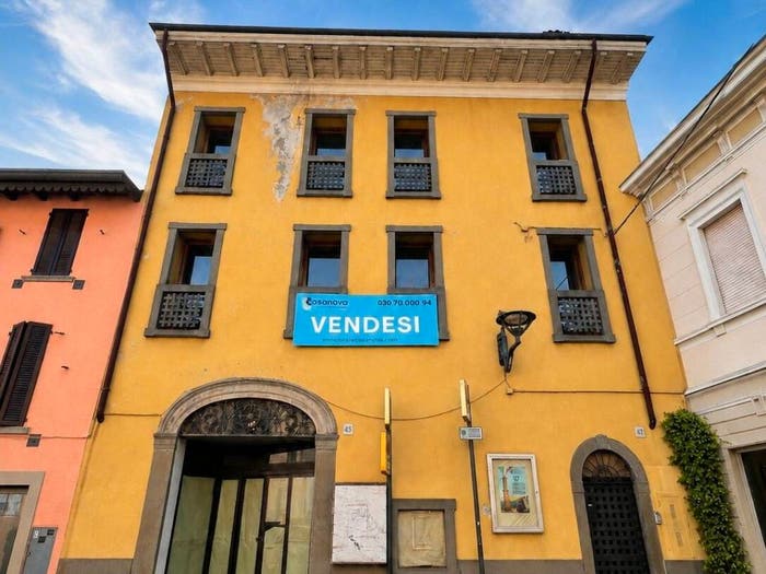 Casa con 6 locali in vendita in Via Alcide De Gasperi, Centro, Chiari