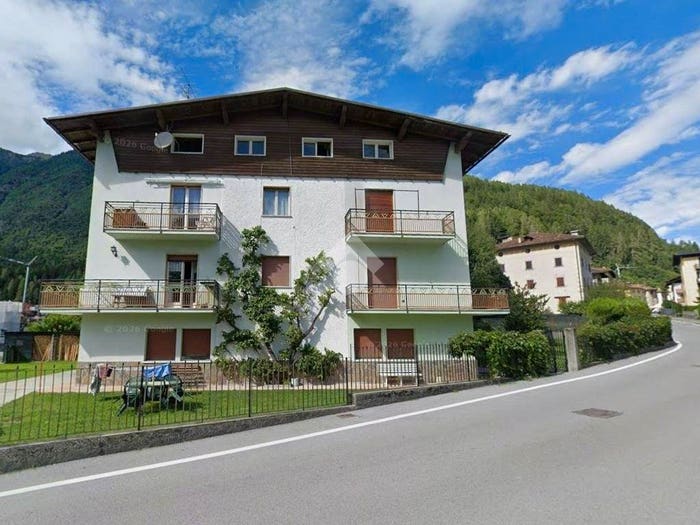 Appartamento con 6 locali in vendita in Via verdi, Carisolo