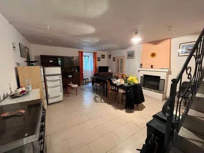 Casa quadrilocale in vendita in Via Giardino, Guilmi