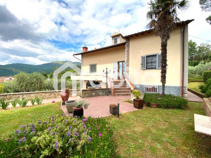 Casa con 6 locali in vendita in CASPRI, Castelfranco Piandisco
