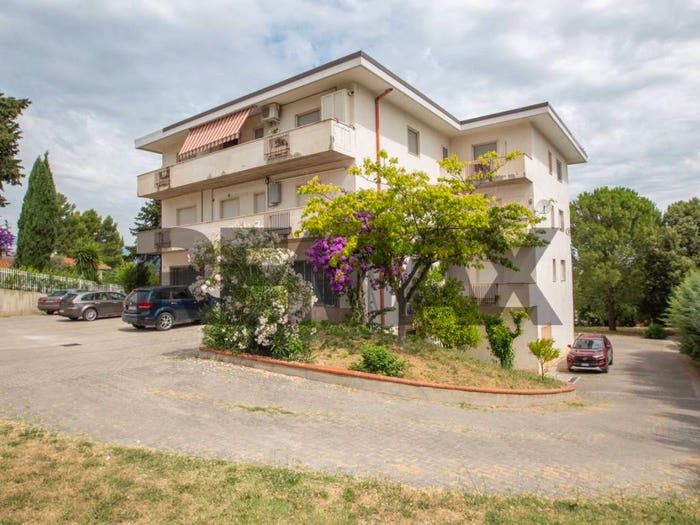 Appartamento quadrilocale in vendita in Via Gabriele D'Annunzio, Centro, Alanno