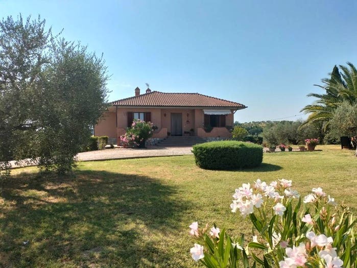 Casa con 6 locali in vendita in Casamaggiore, Castiglione del Lago