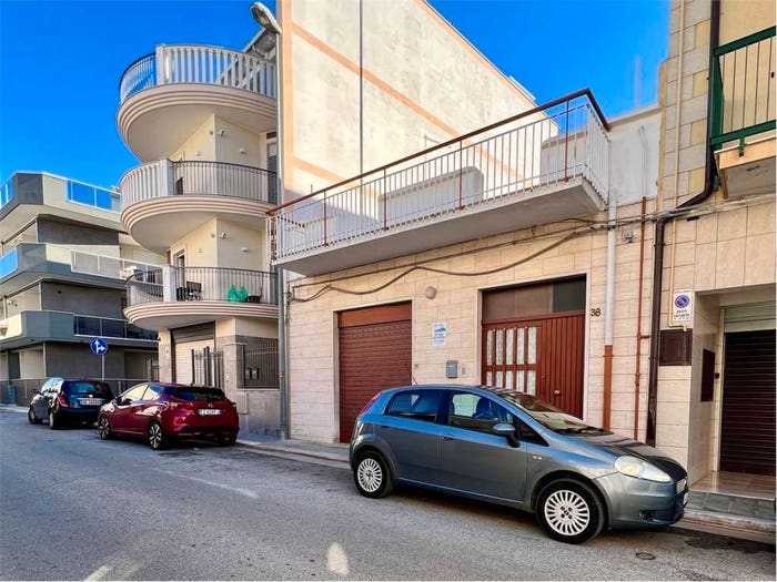 Casa con 6 locali in vendita in Via Imperatore Adriano, Monticelli Croci, Andria