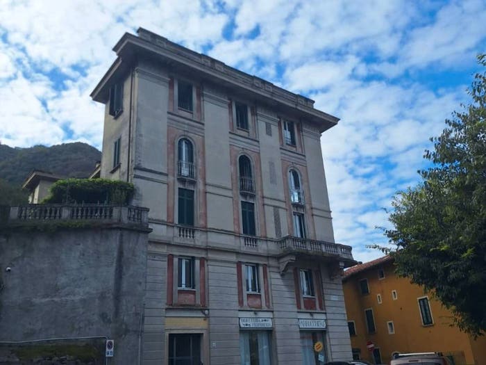 Appartamento trilocale in vendita in Via Enrico Caronti, Blevio