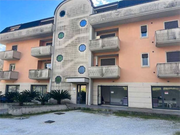Appartamento con 6 locali in vendita in Via Ravone, Centro, Pratella