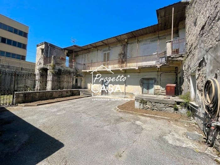 Casa con 6 locali in vendita in Via Teodosio De Bonis, Ponticelli, Napoli