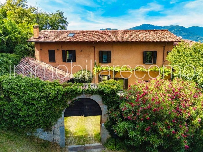 Casa con 6 locali in vendita in via imbonati, Nino Bixio, Como