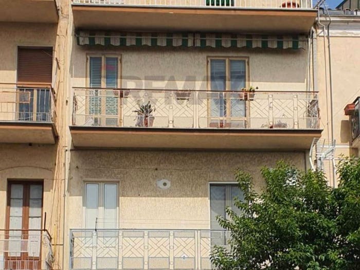 Appartamento trilocale in vendita in VIALE PRINCIPE UMBERTO, Centro, Caltagirone