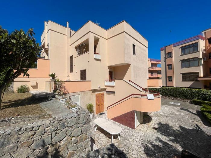 Casa con 6 locali in vendita in Via Calegna, Gaeta