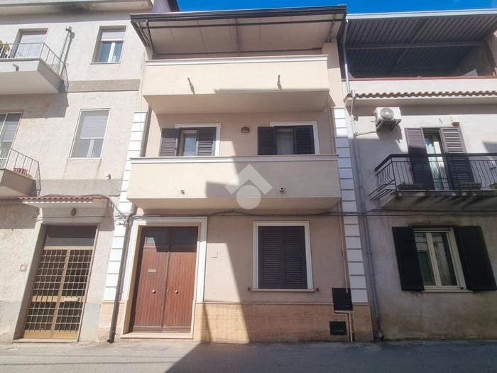 Casa con 5 locali in vendita in Via Figurella, Catona Villa San Giuseppe, Reggio Calabria
