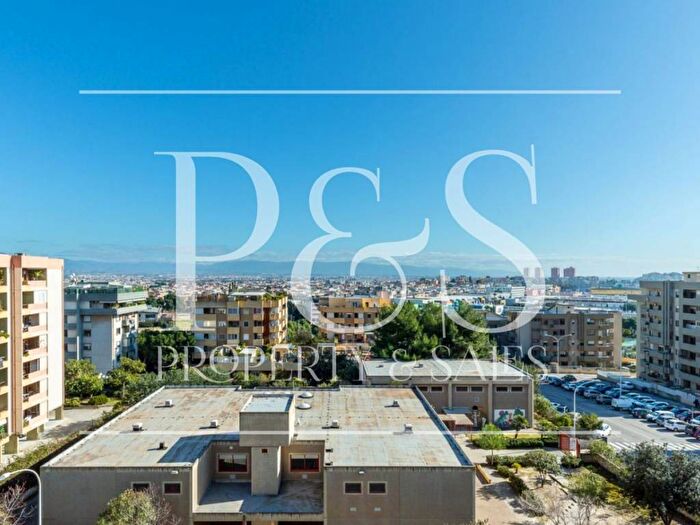Appartamento con 6 locali in vendita in Via Robert Koch, Monte Claro, Cagliari