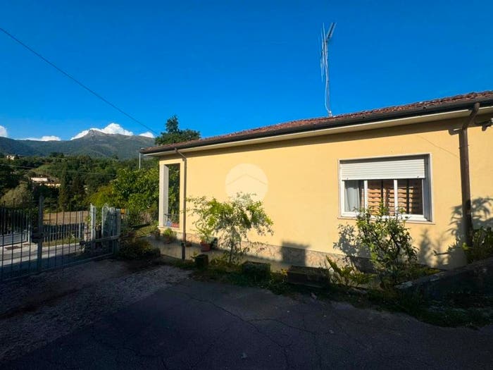 Casa trilocale in vendita in Via Della Liberazione, Camaiore Paese, Camaiore