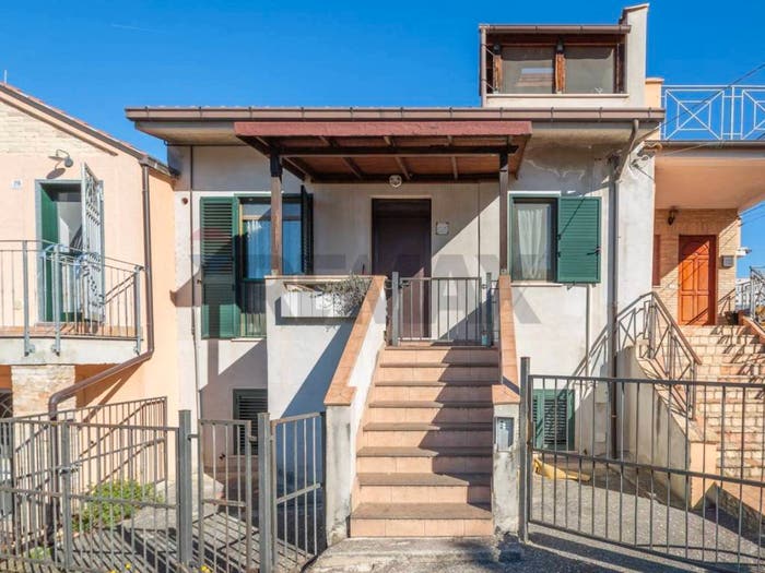Appartamento con 6 locali in vendita in VIA COLLE DELL'ARA, Chieti Scalo, Chieti