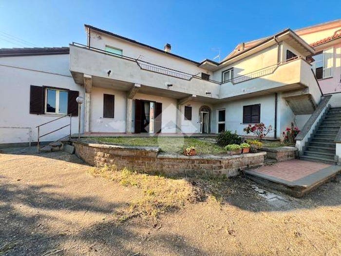 Casa con 6 locali in vendita in Via Fiordini, Centro, Montefiascone