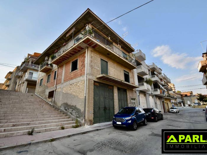 Appartamento con 5 locali in vendita in Via Cassino, Canicattì