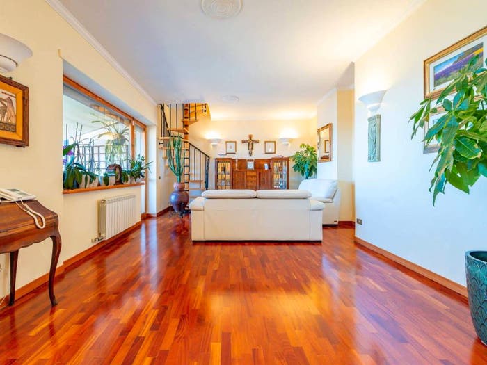 Appartamento quadrilocale in vendita in Viale degli Scozzesi, Centro, Marino