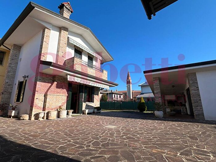 Casa quadrilocale in vendita in Centro, Arzergrande