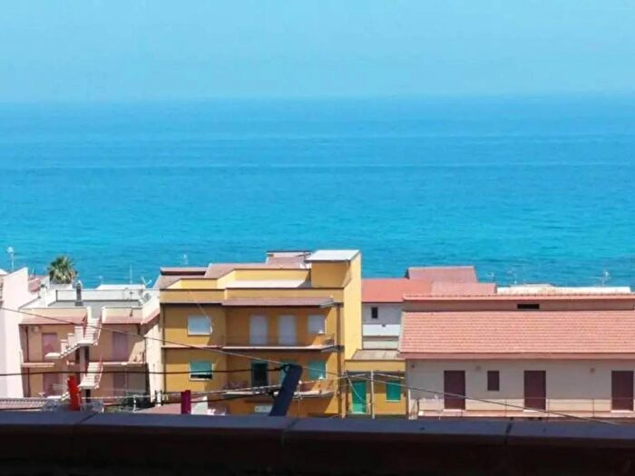 Casa quadrilocale in vendita in Via Zelante Traversa, Brancaleone Marina, Brancaleone
