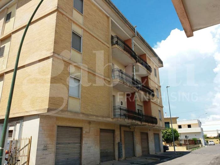 Appartamento con 5 locali in vendita in PresicceAcquarica