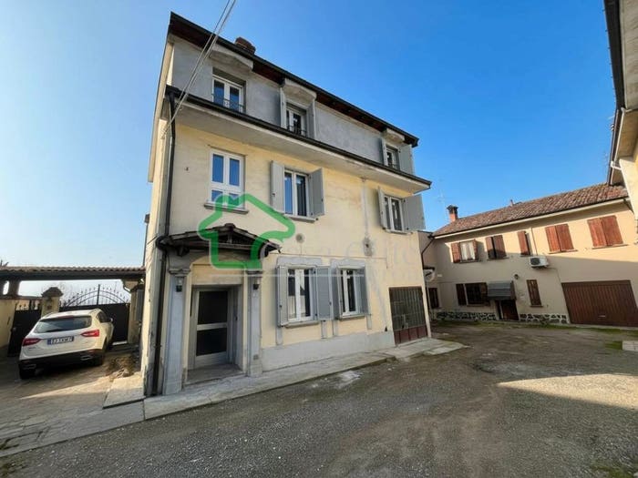 Appartamento trilocale in vendita in Via Aprile, Ospedaletto Lodigiano