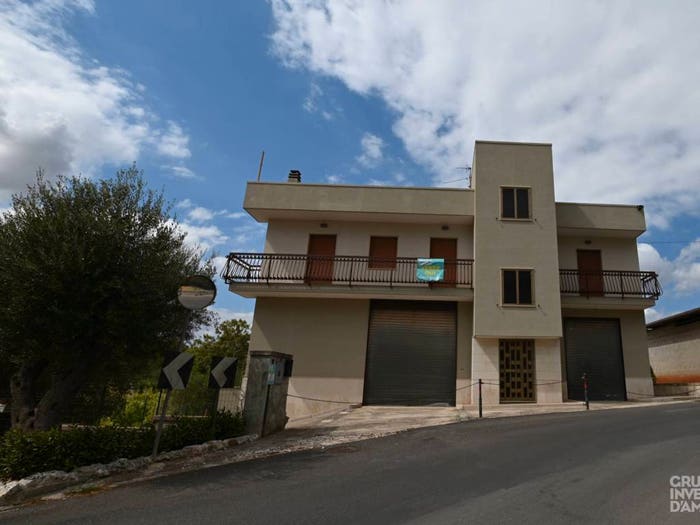 Casa con 6 locali in vendita in Via Liguria, Centro, Cisternino
