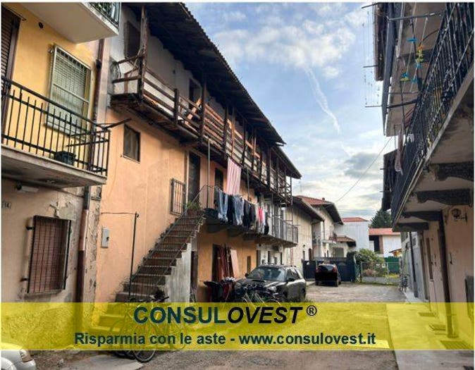 Casa bilocale in vendita in Via Dante Alighieri, Centro, Magnago