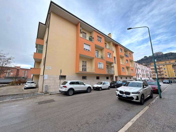 Appartamento quadrilocale in vendita in Via Guerrino Jezza, Semicentro, Campobasso