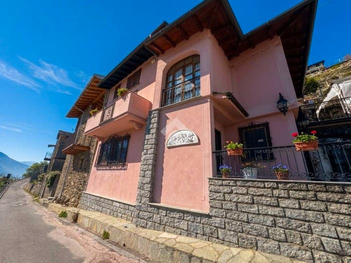 Casa con 6 locali in vendita in Frazione Selvapiana, Santa Croce, Civo
