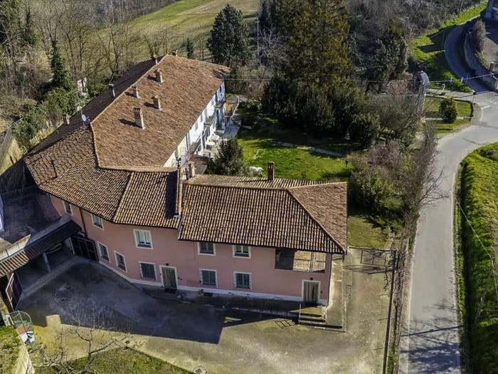 Casa con 6 locali in vendita in via Piea, Cortanze