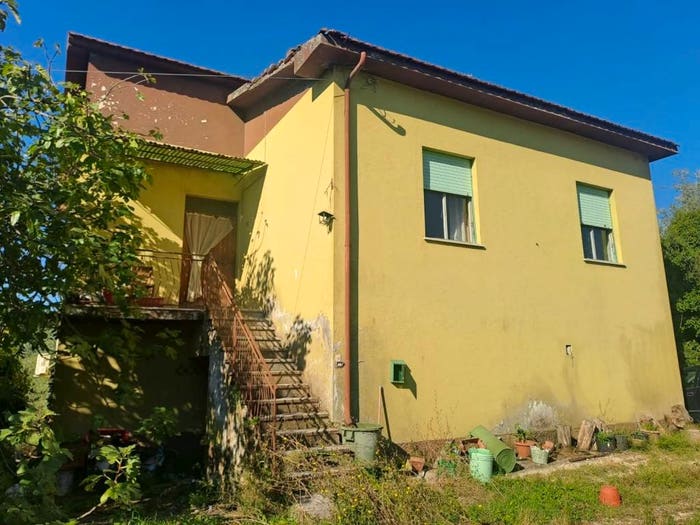 Casa con 6 locali in vendita in Strada di Cecanibbio, Amelia