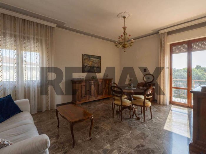 Appartamento con 6 locali in vendita in Via Nino Bixio, San Pietro Martire Erbarella, Jesi