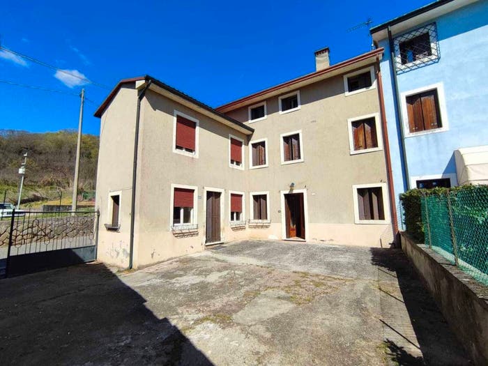 Casa con 6 locali in vendita in Via Trento Trieste, Zermeghedo