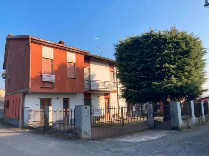 Casa con 6 locali in vendita in Via Della Chiesa No Number, San Biagio, Garlasco