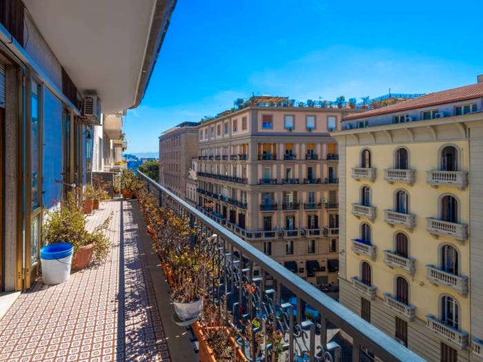 Appartamento con 5 locali in vendita in Via Santa Lucia, Santa Lucia, Napoli