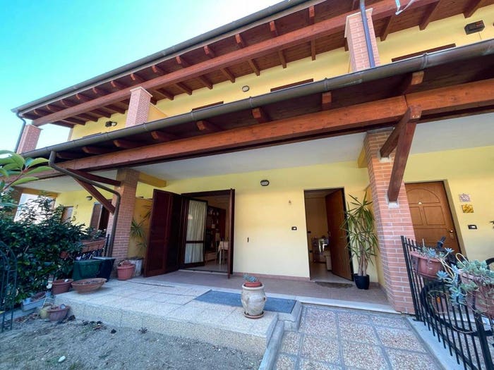 Casa con 6 locali in vendita in Via R Paolucci, Manoppello Scalo, Manoppello