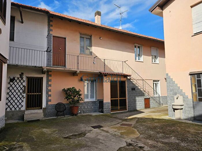 Casa trilocale in vendita in Via Inveruno, Casorezzo