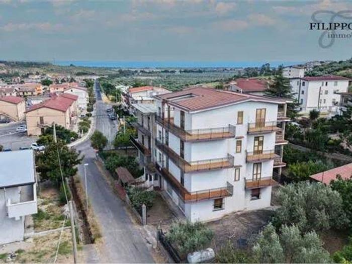 Casa con 6 locali in vendita in Via Cagliari, Calabricata, Sellia Marina